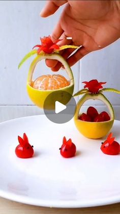 163 likes, 5 comments - modernart_07 on April 25, 2024: "Thanks for 7 million views on this basket type fruits carving Reels 🔥 . #1 #trend1 #trendingreels #reels #womenfashion #girlsfashion #art #womenfashionstyle #fruitcarving #fruitlovers #salad #foodloversindia #orangecarving #orangefruit #orange🍊 #orangebasket". Fruits Carving Ideas, Cute Fruit Tray Ideas, Orange Fruit Art, Fruit Carving Ideas, Boards Party, Fruit Platter Ideas