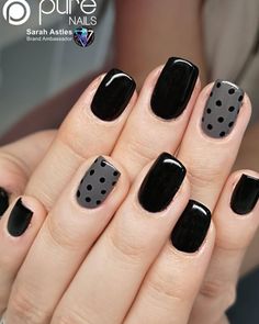 Black And Accent Nails, Best Cheap Nail Polish, Short Goth Nails Grunge, Easy Diy Nail Designs For Beginners, Dark Gel Nails Short, Nails With One Accent Nail, Very Short Gel Nails, Valentines Gel Nails Ideas, January Nail Colors 2023