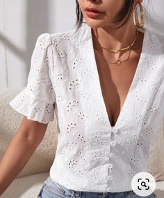 Chiffon Blouses Designs, Wood Outdoor Furniture, Printed Blouses, Cotton Blouse Design, Blouse Models, Trendy Fashion Tops, Pretty Blouses