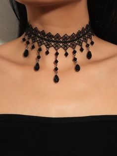 Street Style Wedding, Black Lace Choker Necklace, Gothic Mode, Gifts For Female Friends, Black Lace Choker, Lace Choker Necklace, Black Choker Necklace, Halloween Necklace, Arm Jewelry