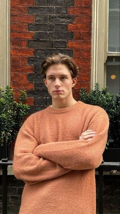 Carly Hire Style Man, Side Part Flow Men, Men With Light Brown Hair, 80 20 Haircut Men, Man With Light Brown Hair, Brown Hair Colors Men, Mens Haircut For Round Faces, Mens Haircuts For Round Faces, Long Side Part Haircut