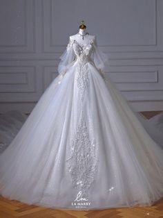 Fairytale Wedding Dress Princesses, Poofy Wedding Dress, Fairy Bride, Wedding Dresses Fairytale, Princess Dress Fairytale, Puffy Wedding Dresses, Korean Wedding Dress, Detail Couture, Big Wedding Dresses