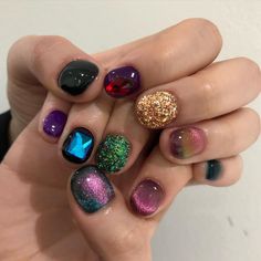 Glittery Pedicure, Short Maximalist Nails, Weird Nail Ideas, Nail Design Glitter, Design Nail