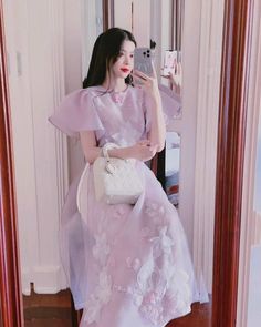 Cute Asian Outfits, Chinese Long Dress, Light Purple Fabric, Modern Ao Dai, Vietnamese Ao Dai, Double Layer Dress, Frock Fashion, Qipao Cheongsam, Vietnamese Dress