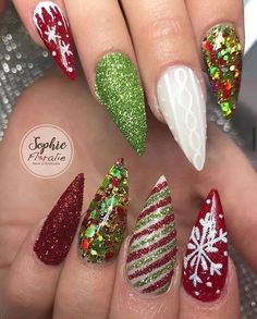 Heather Nails, Christmas Stilleto Nails, Funky Christmas Nails, Almond Acrylic Nails Designs, Cute Christmas Nails, Christmas Gel Nails