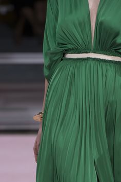 Maison Rabih Kayrouz Spring 2019, The Impression.com, Photo via Imaxtree Maison Rabih Kayrouz, Rabih Kayrouz, Luxury Beauty, Fashion Details, New York Fashion, Plus Size Outfits, We Heart It, Formal Dresses Long, Fashion Week