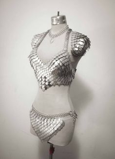 Red Sonja scale mail bikini armor set by It Is Known https://www.etsy.com/listing/251135932/the-valkyrie-rider-scale-mail-halter Dragon Armor, Scale Mail, Chain Mail, Fantasy Clothing, Fantasy Fashion, Burning Man, Larp, Costume Design