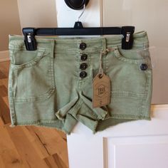 New With Tag. Stretchy. Lightweight. Trendy Green Bottoms With Button Closure, Trendy Green Bottoms With Buttons, Casual Cotton Shorts With Buttons, Spring Relaxed Fit Shorts With Buttons, Fitted Green Jean Shorts With Pockets, Summer Cotton Shorts With Button Closure, Fitted Cotton Jean Shorts Casual Style, Fitted Green Jean Shorts Casual Style, Spring Cotton Shorts With Button Closure