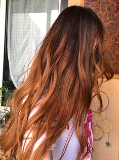 Brown To Ginger Hair Balayage, Copper Hair Ombre Balayage, Ginger Brunette Balayage, Brunette To Ginger Ombre, Red And Brunette Balayage, Brunette To Ginger Balayage, Balayage On Red Hair Natural, Red Hair Root Smudge, Ombré Ginger Hair