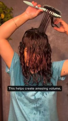 Big Curly Hair Tutorial, Bounce Curl, Curly Wavy Hair, Curly Hair Tutorial, Hair Mistakes, Big Curly Hair, Wavy Hairstyles, Curly Girl Method, Wavy Curly Hair