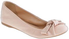 Chic Spring Formal Flats, Chic Pink Flats For Formal Occasions, Feminine Flats For Workwear, Beige Slip-on Flats With Round Toe, Elegant Medium Width Slip-on Ballet Flats, Spring Bow Detail Slip-on Flats, Pink Slip-on Flats With Round Toe, Flat Color, Beautiful Shoes