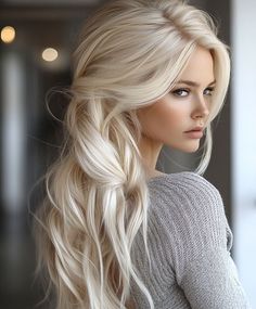 Bridesmaid Hair Platinum Blonde, Balayage Platinum Blonde, Balayage Platinum, Platinum Blonde Hair Color Ideas, Perfect Blonde Hair, Fall Blonde Hair, Platinum Blonde Hair Color, Fall Blonde, Blonde Hair Color Ideas