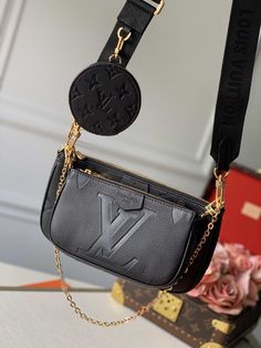 Louis Vuitton Multi Pochette Black, Multi Pochette Outfit, Lv Multi Pochette Outfit, Black Lv Bag, Louis Vuitton Black Bag, Multi Pochette Louis Vuitton, Black Louis Vuitton Bag, Louis Vuitton Bag Outfit