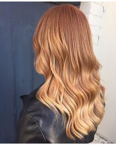 40 Brilliant Copper Hair Color IdeasMagnetizing Shades from Light to Dark Copper Check more at ://hairstylezz.com/best-light-dark-copper-hair-color-ideas/ Golden Ombre, Dark Copper Hair Color, Hair Color Light, Copper Hair Dark, Ombre Curly Hair, Red Blonde Hair, Strawberry Blonde Hair Color, Brown Ombre Hair, Copper Hair Color