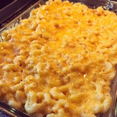 macaroni and cheese casserole in a glass dish