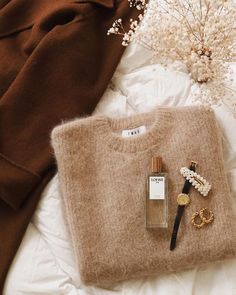 Mode Tips, Amy Jackson, Fluffy Sweater, Winter Mode, Classy Aesthetic, Jive, Beige Aesthetic