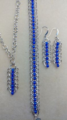 Chainmaille Jewelry Patterns Free, Wire Working Jewelry, Necklace Making Ideas, Chainmaille Jewelry Patterns, Chain Bracelet Diy, Jump Ring Jewelry, Chainmaille Jewelry, Wire Jewelery