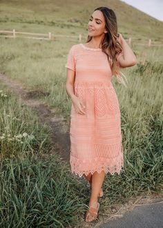 Maiden Chateau Crochet Dress – JessaKae, modest fashion, OOTD, blogger, womens fashion, model, wavy hair, bump friendly, photoshoot, makeup, bridesmaid dress, styled shoot, summer Wavy Hair Makeup, Hair Bump, Summer Shoot, Fashion Modest, Photoshoot Makeup, Church Outfits, Girly Fashion