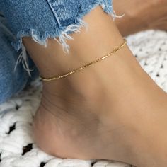 "Simple and delicate, this beautiful gold anklet is perfect for everyday wear. Great for a minimalist look, but also looks great when stacked as well! - - - D E T A I L S - - - * We use a THICK plating of 14k Gold over Brass * Measures 9\" + 1\" Extension Chain * Nickel-Free and Hypoallergenic * Lobster Clasp Closure Made with 100% Pure Love ♡ Happy to answer any questions you may have!" Star Anklet, Beach Jewelry Boho, Anklet Gold, Anklet Chain, Anklet Designs, Summer Anklets, Anklets Boho, Beach Anklets, Gold Anklet