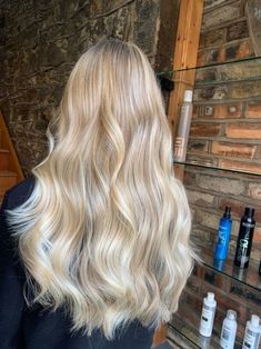 Cali Blonde Hair Color, Blonde On Pale Skin Blue Eyes, Light Blonde Hair With Layers, Long Blonde Hair Aesthetic Faceless, Bright Vanilla Blonde Hair, Pearl Blonde Hair Balayage, Icy Blonde Money Piece, Warm Tone Blonde Hair, Cali Blonde Hair