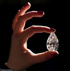 Dubbed the world's #largest '#flawless' #diamond of its type - #World’s largest D colorless diamond at 101.73 carat. The diamond was carved from a 236-carat rough diamond found in Jwaneng Mine in Botswana. Earth Gift, Flawless Diamond, Gold Girl, Gem Diamonds, Ice Ice Baby, Symbolic Jewelry, Rings Jewelry Fashion, Colorless Diamond