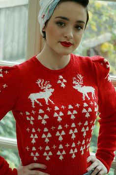 40s christmas jumper Christmas Sweater Dress, Holiday Party Themes, Vintage Christmas Sweaters, Vintage Knitwear, Jumper Patterns, Sewing Bee, Christmas Clothes, Knitting Magazine, Christmas Jumper