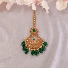 Bright Gold and Green drop tikka. Approximately 2.5 inch length  Ready to ship Worldwide with gift boxing! Gold Tikka, Gold Anklet, Gold And Green, Stacked Bangles, Jhumka Earrings, Bright Gold, Gifts For My Sister, Gold Bangles, Quality Jewelry