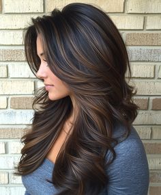 Fall Bronde Balayage: Caramel Highlights With Dark Roots Balayage With Caramel Highlights, Caramel Highlights On Dark Brown, Highlights With Dark Roots, Balayage Caramel Highlights, Highlights On Dark Brown Hair, Balayage Caramel