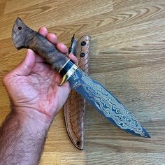 €326,50 Damascus Knife Tattoo, Hunting Knife Design, Bowie Knife Design, Decorative Knife, Tattoo Style Art, Blue Hair Anime Boy, Damascus Steel Knife, Cool Swords, Damascus Knife