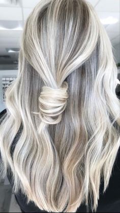 Sand Blonde Hair, Party Tips And Tricks, Icy Blonde Highlights, Ash Blonde Hair Balayage, Ice Blonde Hair, Ash Blonde Hair Colour, Silver Blonde Hair