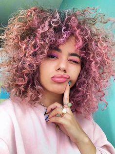 These 8 Hair Colour Trends for 2020 Might Make You Reconsider Balayage Curly Pink Hair, Pink Curly Hair, Hair Colour Trends, Hair Mascara, Character Bank, Bleaching Your Hair, Hot Haircuts, Colour Trends, Hair Color Techniques