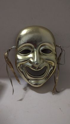 This mask is in excellent condition. This measures 8" long and 5" wide. Perfect decor for any home or office 😁 Drama Theater, Theater Mask, Theatre Masks, Drama Theatre, Ceramic Painting, Vintage Brass, Theater, 20 Cm, Selling On Etsy