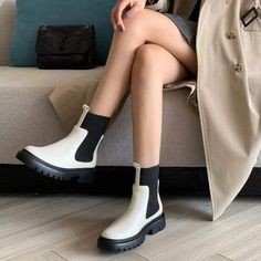 Platform Ankle Boots Leather Chelsea Boots Retro Round Toe Slimming Boots in White/Black Chunky Boots Wide Fit, Ankle Boots Leather, Zip Design, Band Design, Design Light, Platform Ankle Boots, Leather Chelsea Boots, Boots Leather, Pig Skin