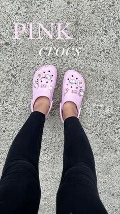 Crocs Ballerina Pink, Ballerina Pink Crocs Outfit, Light Pink Crocs Outfit, Pink Crocs Aesthetic, Peach Crocs, Crocs Aesthetics, Pink Crocs Outfit, Light Pink Crocs