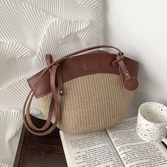 Brand Name:Linenlooks Shape:Casual Tote Handbags Type:Shoulder Bags Types of bags:Shoulder Handbags Main Material:Straw Closure Type:zipper Women Bags Fashion Handbags, Beg Tangan, Backpack With Wheels, Straw Beach Bag, Summer Handbags, Women Beach, Crossbody Bag Women, Women Bags Fashion, Chain Crossbody Bag