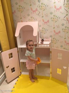 Accessoires Barbie, Kids Study Table, Handmade Dollhouse, Princess Decorations, Kids Toy Organization, Diy Furniture Bedroom, Carpentry Diy