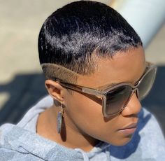 Sleek Pixie, Short Platinum Blonde Hair, Pretty Short Hair, Ladies Hairstyles, Lemonade Braids Hairstyles, Funky Hair, Short Hair Images