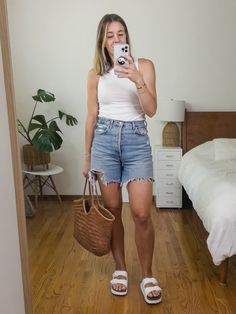 3 Reasons to Repeat Your Summer Outfits - Seasons + Salt Relaxed Fit High-waisted Shorts For Beach Season, Summer High-waisted Relaxed Fit Shorts, Relaxed High-waisted Summer Shorts, Humid Summer Outfit, First Trimester Outfits Summer, H&m Relaxed Fit Spring Shorts, Simple Spring Outfits, Budget Outfits, Alt Outfits