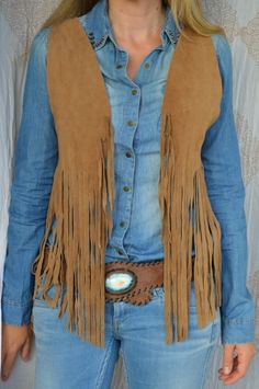 Outfit Vaquero, Homemade Clothes, Outfit Cowgirl, Mountain Trip, Leather Clothes, Look Festival, Vest Outfits, Outfit Combinations, Cowgirl Style