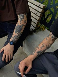 Old Tattoo Style, Sleeve Tattoos Old School, Vintage Tattoo Ideas Old School, Old Tattoos Vintage, Aesthetic Sleeve Tattoo, Old Fashioned Tattoo, Patchwork Tattoo Ideas For Men, Nails Art Aesthetic, Traditional Tattoo Arm