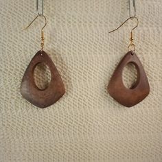 These Boho Brown Wooden Drop Earrings Brand-New, Unused, And Unworn Item. In Original Packaging. Lightweight Brown Finish Geometric Drop Shape Earring Attaches To A Standard Fishhook Fitting. New In Packaging. No Flaws To Note. All Items Are Sold As Is. Please See Images And Ask Any Questions Prior To Purchase. Pet & Smoke Free Home. All Sales Are Final. Sku: J052 Brown Teardrop Earrings For The Beach, Brown Teardrop Earrings For Beach, Wooden Earrings, Boho Women, Boho Jewelry, Laser Cut, Jewelry Earrings, Jewelry Making, Women Jewelry