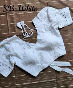 White Puff Sleeve Blouse With Saree, White Colour Blouse Designs Latest, V Neck Puff Sleeve Blouse, White Blouse Puffy Sleeves, White Cotton Blouse Designs, White Colour Blouse Design, White Full Sleeve Blouse