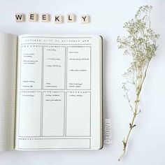 Don't have time to set up your weekly spreads? Try out there 31+ simple and easy to make Bullet Journal weekly spreads. These minimalist Bullet Journal ideas will help you to keep planning even if you're very short of time. Keep on planning and getting all the benefits of your Bullet Journal disregarding your schedule. Minimalist Bullet Journal Layout, Minimalist Bullet Journal, Bullet Journal Minimalist, Bullet Journal Weekly, Bullet Journal Spreads, Bullet Journal Weekly Spread, Journal Spreads, Bullet Journal Aesthetic, Bullet Journal Notebook