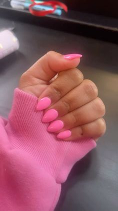 Short Almond Hot Pink Nails, Basic Pink Nail Designs, Pink Nail Ideas Almond Shape, Pink Nails With Simple Design, Cute Basic Nail Designs, Cute Nails Oval, Plain Color Nail Ideas, Nail Basic Color, Cute Plain Nails