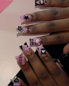 Short Nails Dark Skin, Short Nails Dark, Nails Pink And Black, Nails Dark Skin, Shimmery Nails, Duck Nail, Fye Nails, Nails Neon, Nails Dark