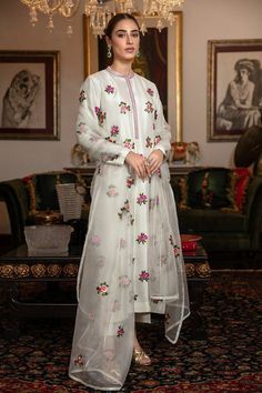 Beautiful embroidered kurti pant suit for festive, wedding, sangeet, formal party, elegant party wear, Pakistani designer plus size kurti pant suit, off white salwar kameez,light yellow salwar suit.  This beautiful dress comes in two different colors to choose. It has multi color resham thread floral embroidery all over the dress. ✨This dress can be customise in any other colour and in all size, please contact us regarding any changes if you want.We will make this dress as per your choice. ✨We use high quality fabric and threads for embroidery.You won't face any problem in future regarding fading of colour or anything. You can use this outfit for many years.  ✨ Our dresses take little longer time, we take care of every minute details while manufacturing, so that our customers get full sati Fusion Outfits, Indian Closet, Embroidered Silk Dresses, Eastern Wear, Pakistani Suit, Salwar Kamiz, Party Kleidung, Simple Pakistani Dresses, Designer Outfits