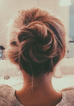 Hair Breakfast At Tiffany's, Messy Bun Hairstyles, Trendy Hair, Wedding Idea, Volume Hair, Hair Long