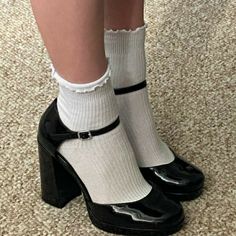 Small Heels Outfit, Look 80s, Hot Boots, Outfit Combinations, Just Girl Things