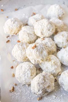 If you want to make Mexican wedding cookies that practically melt in your mouth, you need this recipe! I'll teach you how to make these buttery pecan cookies with just 10 minutes of prep, 6 ingredients, and one mixing bowl! Mexican Wedding Cake Cookies, Classic Snowball Cookies, Mexican Wedding Cookies Recipes, Wedding Cookies Recipe, Christmas Menus, Pecan Snowballs, Pecan Snowball Cookies, Snowball Cookie Recipe, Christmas Cookie Recipes Holiday