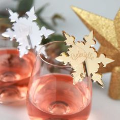 Custom Designed Mirror Silver & Gold Acrylic Christmas Snowflake Glassware Placecards Acrylic Snowflake, Christmas Table Setting, Engraving Ideas, Winter Wonderland Baby Shower, Snowflake Shape, Christmas Lunch, Mirror Acrylic, Christmas Keepsakes, Personalized Favors